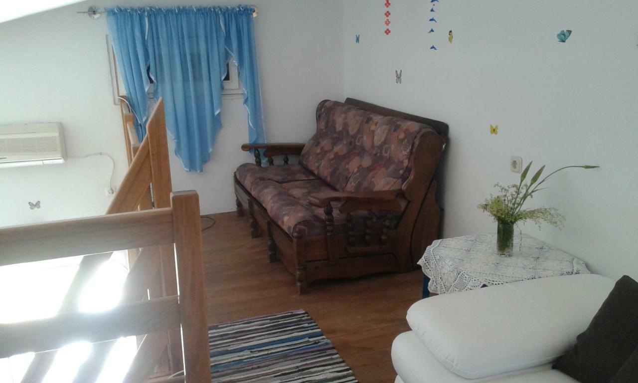 Apartmani Marija สตารีกราด-ปาเคลนีซา ภายนอก รูปภาพ