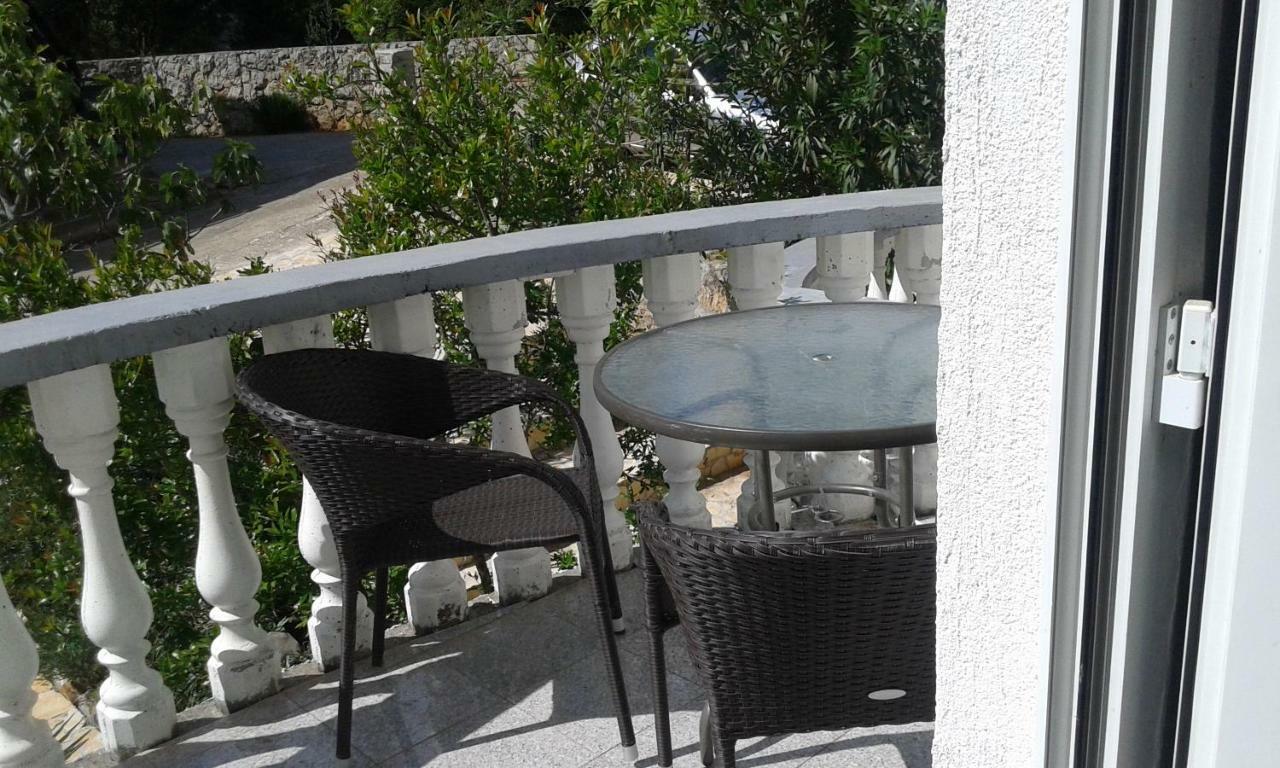 Apartmani Marija สตารีกราด-ปาเคลนีซา ภายนอก รูปภาพ