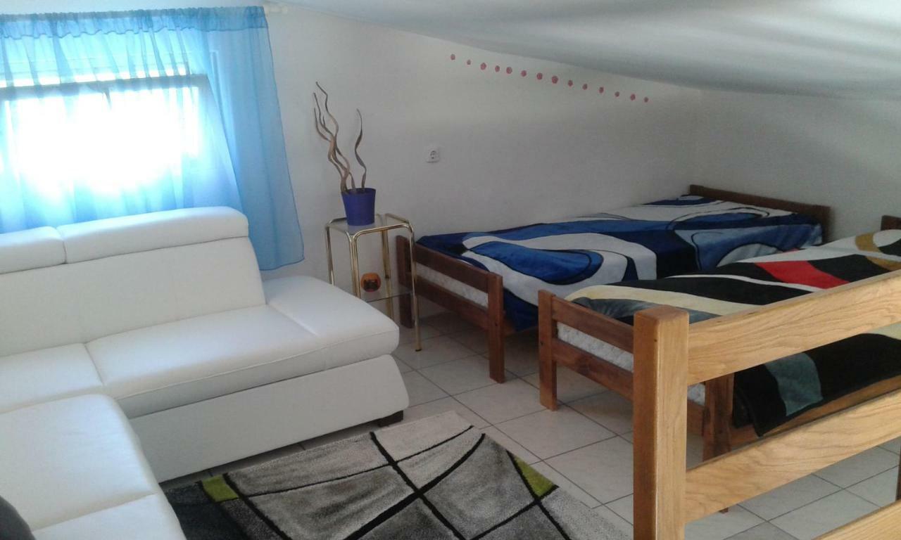 Apartmani Marija สตารีกราด-ปาเคลนีซา ภายนอก รูปภาพ