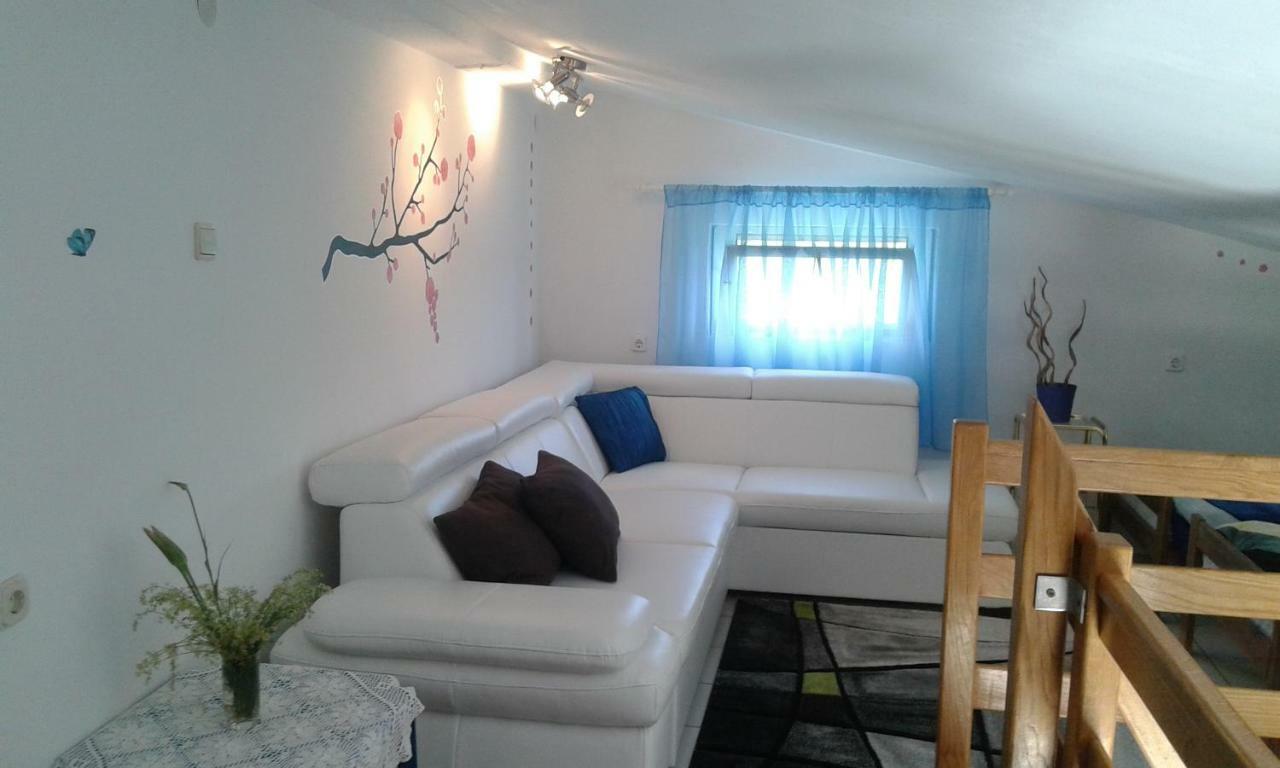 Apartmani Marija สตารีกราด-ปาเคลนีซา ภายนอก รูปภาพ
