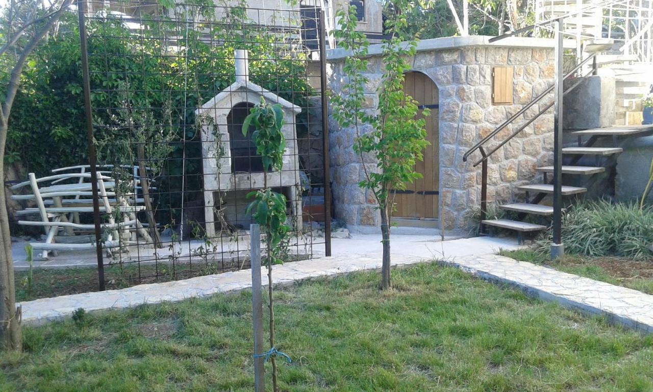 Apartmani Marija สตารีกราด-ปาเคลนีซา ภายนอก รูปภาพ