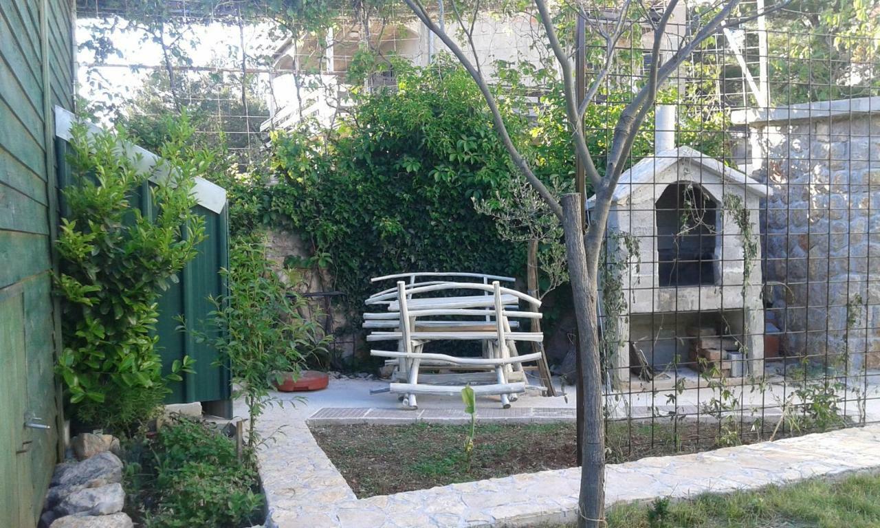 Apartmani Marija สตารีกราด-ปาเคลนีซา ภายนอก รูปภาพ
