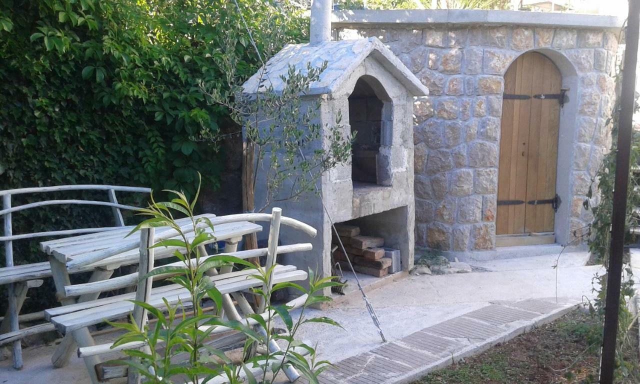 Apartmani Marija สตารีกราด-ปาเคลนีซา ภายนอก รูปภาพ