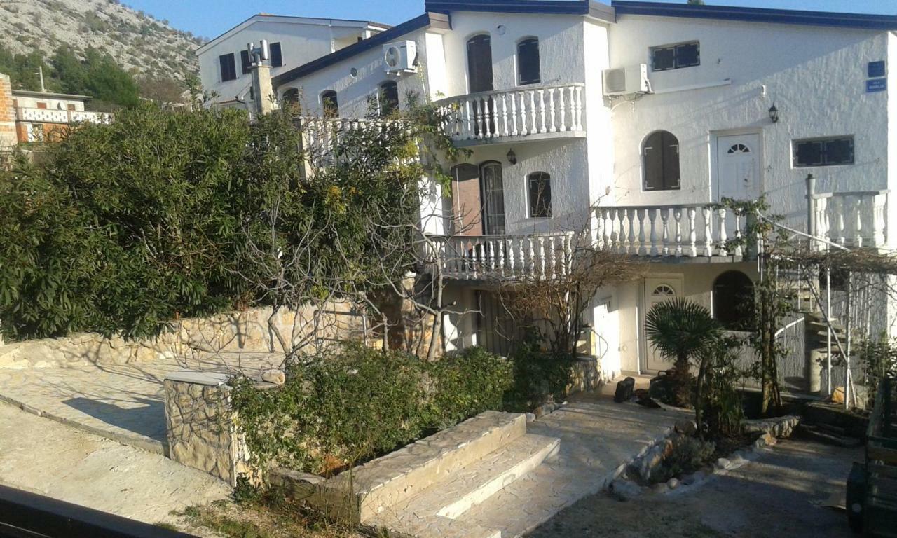 Apartmani Marija สตารีกราด-ปาเคลนีซา ภายนอก รูปภาพ