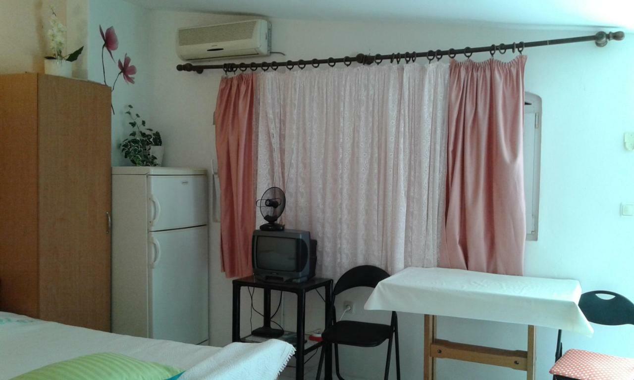 Apartmani Marija สตารีกราด-ปาเคลนีซา ภายนอก รูปภาพ