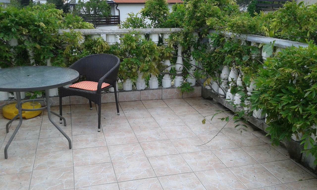 Apartmani Marija สตารีกราด-ปาเคลนีซา ภายนอก รูปภาพ