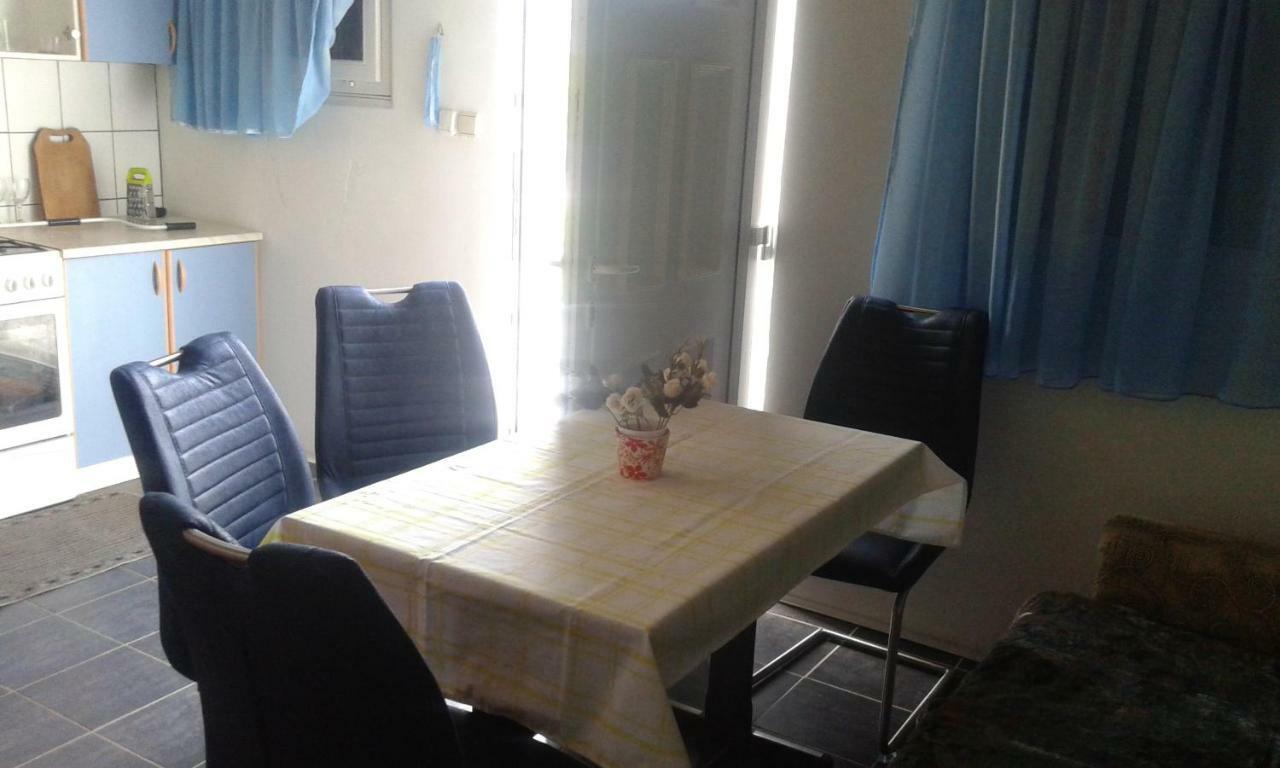Apartmani Marija สตารีกราด-ปาเคลนีซา ภายนอก รูปภาพ